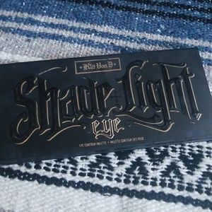 Kat von d shade and light eye